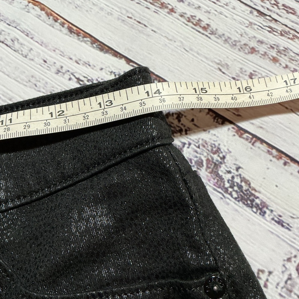 Express Mom Jean Super High Rise black snakeskin jeans. Size 6 - Picture 7 of 9
